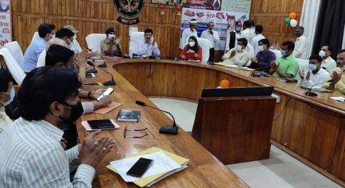 डीएम की अध्यक्षता में सम्पन्न हुई जिला स्तरीय उद्योग बन्धु समिति की बैठक