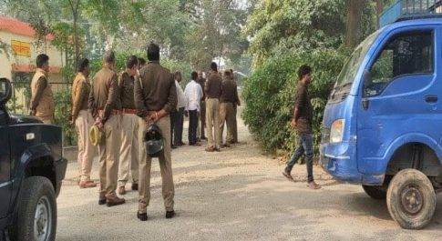 जौनपुर।जमीनी विवाद में भाई व भतीजों ने कि एक व्यक्ति की हत्या।