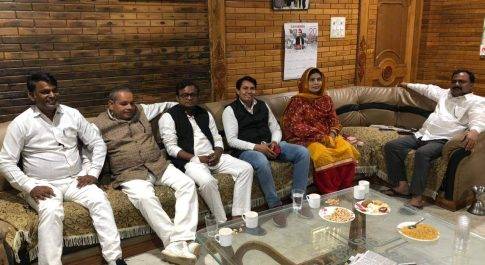 राष्ट्रीय सचिव महिला सभा शहिस्ता परवीन ने ज़िला कोषाध्यक्ष अब्दुल मंनान से की मुलाक़ात