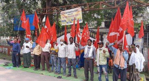 फसल मुआवजा प्रकरण : 26 किसानों के लिए 7.20 लाख की मुआवजा राशि जारी, माकपा ने कहा — लड़ेंगे और जीतेंगे