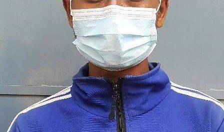दो लिटर कोरेक्स और १५ टेबलेट नाईट्रोबेट के साथ एक व्यक्ति को पुलिस ने पकडा