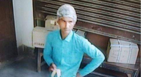 नर्सिंग होम से दिनदहाड़े बाइक हुई चोरी, सीसीटीवी कैमरा में चोर की तस्वीर कैद होने के बाद भी अभी तक पुलिस की पकड़ से बाहर चोर