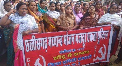 न्यूनतम समर्थन मूल्य के लिए पूरे प्रदेश में सड़कों पर उतरे किसान : आंदोलन जारी रखने लिया संकल्प किसान सभा ने
