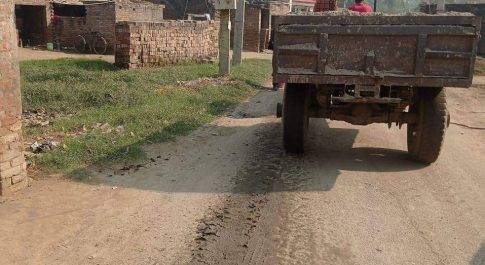 नहीं थम रहा है मिट्टी व बालू खनन का काम.आये दिन निकलती हैं सैकड़ों ट्रालियां