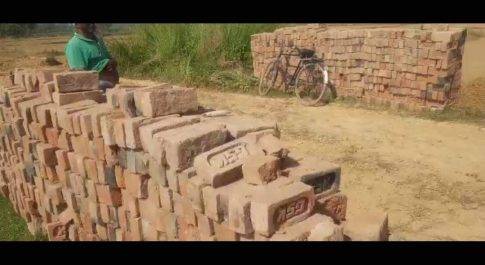 मानक विपरीत खडंजा निर्माण, में प्रधान की भूमिका