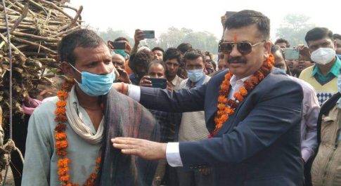 जिलाधिकारी ने किया पारले चीनी मिल के पेराई सत्र का शुभारम्भ