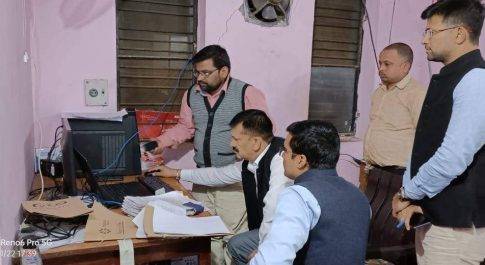 बूथवार प्राप्त प्रपत्रों को समय से करें डिजिटाईज़्ड: डॉ. दिनेश चन्द्र