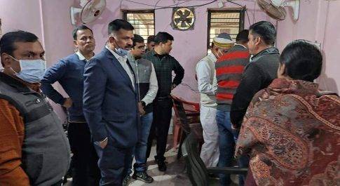 प्रपत्रों के डिजिटाईज़्ड कार्य का डीएम ने लिया जायज़ा