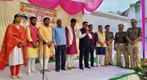 जिला कारागार में सम्पन्न हुआ कवि सम्मेलन  काव्य संध्या पर कवियों ने प्रस्तुत की अपनी-अपनी रचनाएं