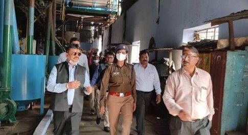 डीएम व एसपी ने किया नानपारा चीनी मिल यूनिट का निरीक्षण