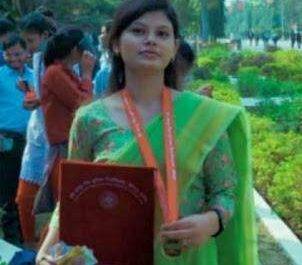 जौनपुर।ताज़ीम ज़हरा राज्यपाल के हाथों हुईं सम्मानित, माइक्रोबायोलॉजी से एमएससी में टॉप करने पर मिला गोल्ड मेडल।