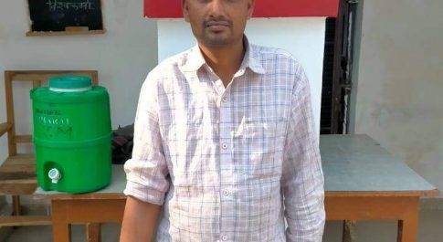 मोबाइल चुरा कर भाग रहे चोर को जनता के सहयोग से पुलिस ने किया गिरफ्तार