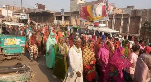 कांग्रेस ने सीमावर्ती रुपईडीहा कस्बे में भव्य प्रतिज्ञा यात्रा रैली निकालकर भाजपा सरकार हटाने का संकल्प लिया