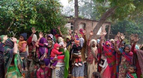गर्भवती महिलाओं को 4 महीने से नहीं मिला वितरण समाग्री, बाल पोषाहार लाभार्थियों ने आंगनबाड़ी पर किया प्रदर्शन