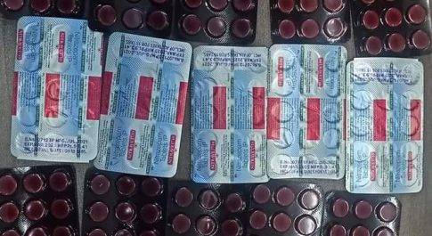 नेपाल पुलिस ने ३०० नाईट्रोबेट टेबलेट के साथ एक नशाखोर को पकडा