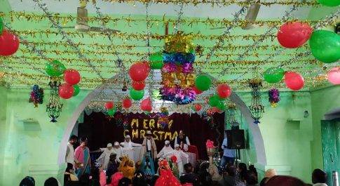 क्रिसमस पर प्रभु यीशु मसीह को किया याद, बच्चो द्वारा विभिन्न कार्यक्रम आयोजित किए गये