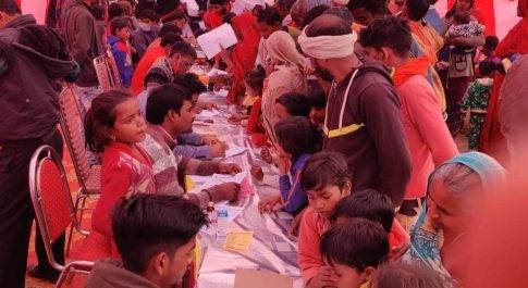 चिकित्सक शिविर में जांची गई 826 मरीजों की सेहत, कैसरगंज के कटका गांव में लगाया गया चिकित्सा शिविर