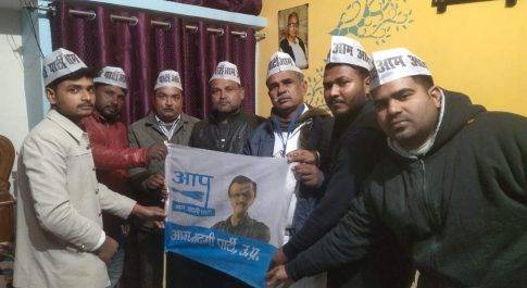 अरविंद केजरीवाल जी के जनहित में किए गए कार्यों से प्रभावित होकर प्राइवेट ड्राइवर सेवा समिति के पदाधिकारियों ने AAP की सदस्यता ग्रहण की ‌