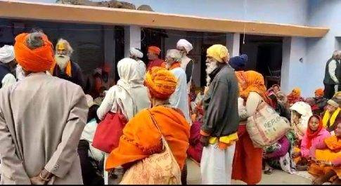 राम विवाह मेले में आय साधू ,सन्यासियों की कम्बल और दक्षिणा देकर की गई बिदाई