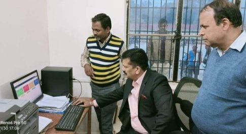 डीएम ने तहसील पयागपुर का किया औचक निरीक्षण प्रपत्रों के डिजिटाईज़्ड कार्य का डीएम ने लिया जायज़ा