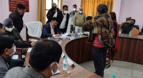 डीएम की अध्यक्षता में तहसील बहराइच में सम्पन्न हुआ सम्पूर्ण समाधान दिवस डीआईजी ने तहसील पयागपुर में की जनसमस्याओं की सुनवाई