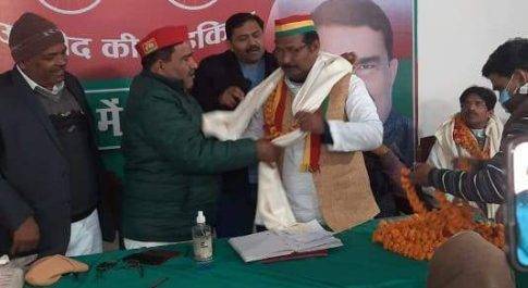 समाजवादी पार्टी की बैठक में शामिल हुए बहराइच के प्रसपा के जिलाध्यक्ष मोहम्मद वसीम