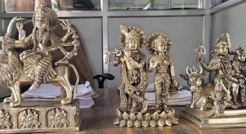 पुलिस ने बरामद किया लावारिस प्राचीन मुर्ती