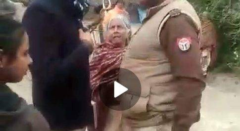 सिविल कोर्ट में चल रहे ज़मीनी विवाद मामले में बिना कोर्ट आदेश के मौके पर हाथ मे खुली रिवाल्वर लेकर पहुंचा दरोगा
