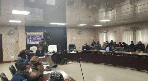 टीम भावना के साथ कार्य करें व्यय अनुवीक्षण टीमें: एस.टी.ओ.