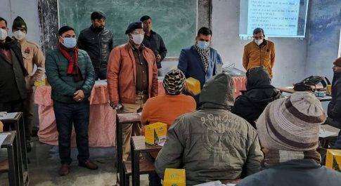 प्रशिक्षित किये गये पीठासीन व मतदान अधिकारी प्रथम