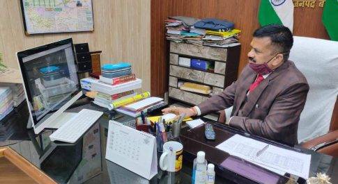डीएम व सीडीओ ने जनपद के ग्राम प्रधानों से किया वर्चुअल संवाद कोविड टीकाकरण में सक्रिय सहयोग के दिये गये निर्देश