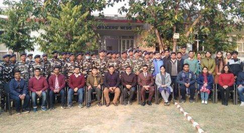 डीएम के साथ प्रशिक्षु अधिकारियों के दल ने एसएसबी मुख्यालय अगैय्या का किया भ्रमण