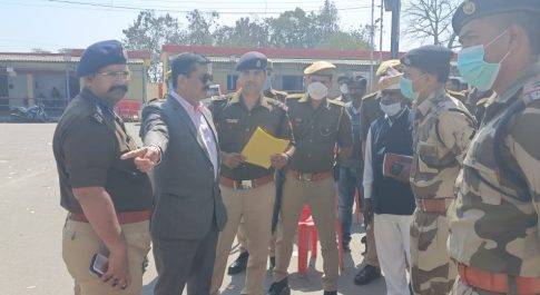 जनपद में मतदान सकुशल सम्पन्न होने पर डीएम व एसएसपी ने दी बधाई प्रेक्षकों की निगरानी में गल्ला मण्डी परिसर में सम्पन्न हुआ संवीक्षा कार्य
