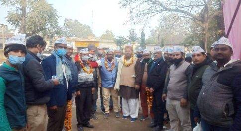 आज आम आदमी पार्टी बहराइच के प्रत्याशी ने 3 प्रत्याशियों ने नामांकन स्थल पहुंच कर जिलाध्यक्ष अरुण कुमार सिंह जी के नेतृत्व किया नामांकन