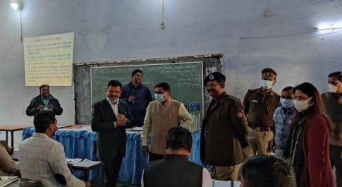 कार्मिक प्रशिक्षण स्थल के.डी.सी. का डीएम व एसएसपी ने किया निरीक्षण प्रशिक्षण के प्रथम दिन प्रशिक्षित की गयी 908 पोलिंग पार्टियॉ