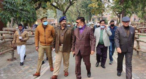 डीएम व एसएसपी ने जनपदवासियों से की मतदान की अपील शान्तिपूर्वक नामांकन प्रक्रिया सम्पन्न होने पर अभ्यर्थियों को दी बधाई