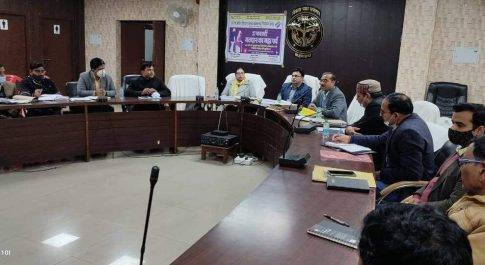 व्यय प्रेक्षकों ने व्यय अनुवीक्षण टीमों के साथ की बैठक