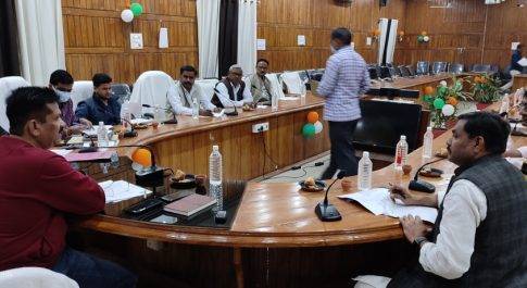 आयोग की गाइड लाइन के अनुरूप सम्पन्न कराया जायेगा मतगणना कार्य: डीएम राजनैतिक दलों के प्रतिनिधियों के साथ डीएम ने की बैठक