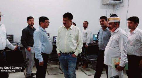 डीएम ने जिला विद्यालय निरीक्षक कार्यालय व कन्ट्रोल रूम का किया औचक निरीक्षण बोर्ड परीक्षा के लिए की गयी तैयारियों का लिया जायजा