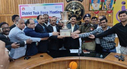 अभियोजन ट्राफी का जनपद में हुआ ज़ोरदार स्वागत