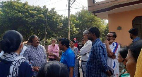 वसुंधरा सेक्टर 15 में सड़कों-पार्कों के रखरखाव व सफाई के नाम पर खानापूर्ति क्यों : विनोद पंत वरिष्ठ समाजसेवी