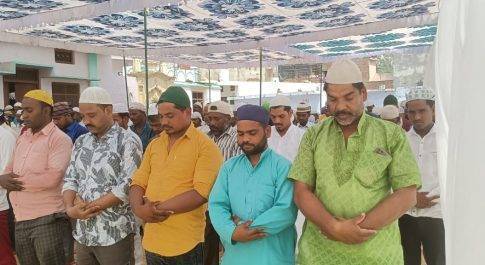 सीमावर्ती क्षेत्र में‌ शांतिपूर्ण माहौल में अता हुई अलविदा की नमाज़ ,लोगों ने मुल्क की तरक़्क़ी के लिए मांगी दुआएं