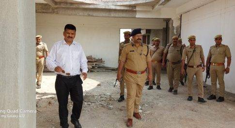 डीएम व एसएसपी ने परीक्षा केन्द्र का किया निरीक्षण प्रश्न पत्रों के रख-रखाव व सीसी टीवी कैमरों की क्रियाशीलता का लिया जायजा निर्माणाधीन तहसील भवन मोतीपुर के कार्य की प्रगति का भी लिया जायजा