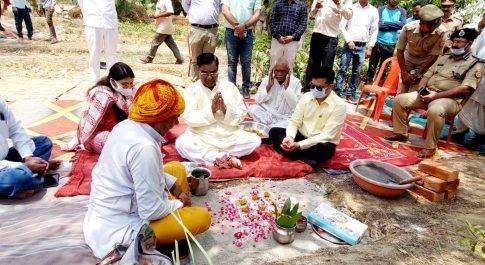 राजकीय स्वर्ण जयन्ती पौधशाला में स्थापित होगा टिश्यू कल्चर प्रयोगशाला  सांसद बहराइच अक्षयवर लाल गोंड ने किया भूमि पूजन  प्रयोगशाला की स्थापना से केला किसानों को उपलब्ध होगा टिश्यू कल्चर पौध