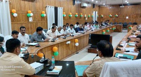 डीएम की अध्यक्षता में सम्पन्न हुई पर्यावरण एवं जिला गंगा समिति की बैठक