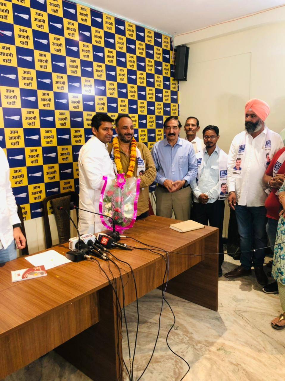 भाजपा छोड़कर तनवीर सिंह हुए आप के साथ ,बोले- मेवाड़ में प्राइवेट कंपनी बन गई भाजपा