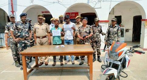 92 लाख रुपये की स्मैक बरामद, बाइक के साथ 2 तस्करों भी हुए गिरफ्तार