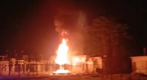 महसी पावर हाउस के मेन ट्रांसफार्मर में लगी आग जला ट्रांसफार्मर