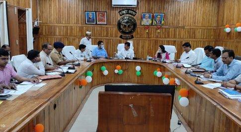 पूर्ण क्षमता के साथ संचालित किये जाएं कौशल विकास प्रशिक्षण केन्द्र: जिलाधिकारी