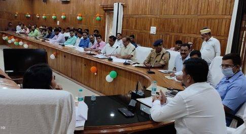 सम्बन्धित विभाग बाढ़ पूर्व तैयारी समय से पूर्ण करायें: जिलाधिकारी
